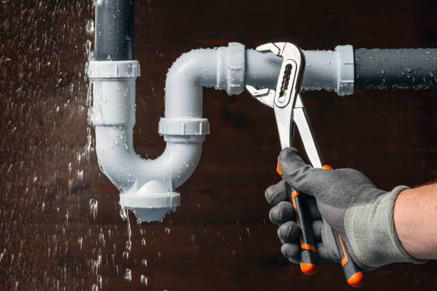 Professional Gas Line Repair technician working in Pershing, IN